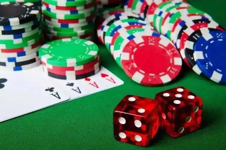 Studio blackjack langsung Dream Gaming dengan dealer profesional